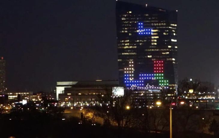 Juegan al Tetris más grande del mundo en un edificio de 29 pisos