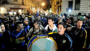 hinchas de boca protestan en la afa para jugar con publico ante newells hinchas de boca protestan en la afa para jugar con publico ante newells