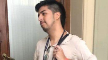 un miembro de revolucion federal presencio el debate de la ley omnibus y amenazo a diputados un miembro de revolucion federal presencio el debate de la ley omnibus y amenazo a diputados