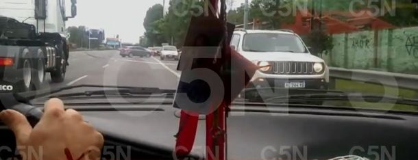 Tránsito a contramano en la Lugones por el G20