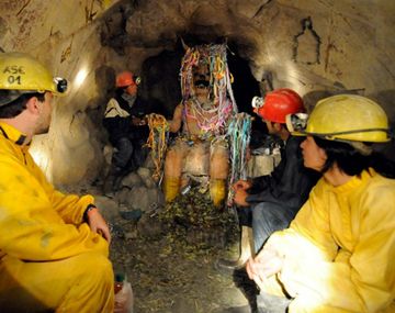 Así son las minas de Cerro Rico en Potosí