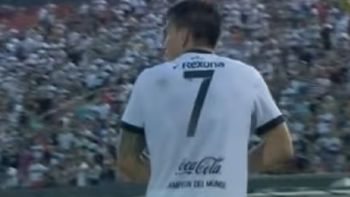 El delantero pasó de la alegría a ser expulsado en cinco minutos El delantero pasó de la alegría a ser expulsado en cinco minutos