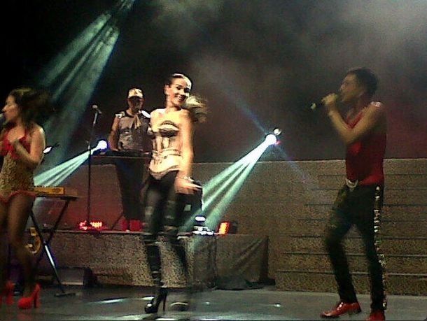 Natalia Oreiro volvió a subirse al escenario como cantante