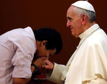 Destruyeron el anillo y el sello de Francisco en el Vaticano: por qué