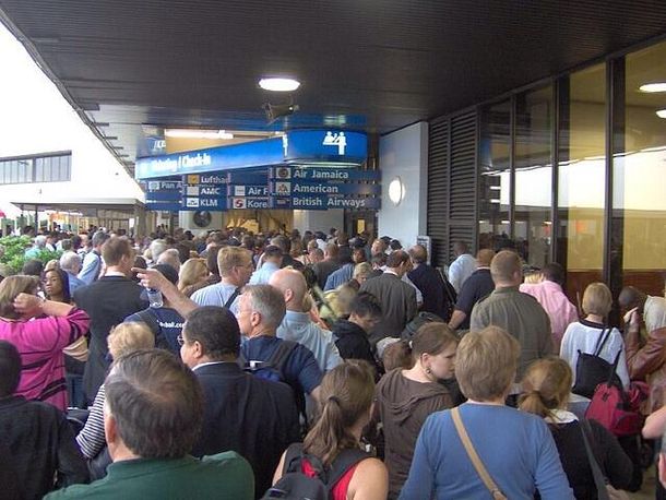 Otra vez miedo en EE.UU. por explosión en un aeropuerto