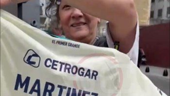 el tierno gesto de una abuela hincha de boca para su nieto de racing: no lo va a poder creer el tierno gesto de una abuela hincha de boca para su nieto de racing: no lo va a poder creer