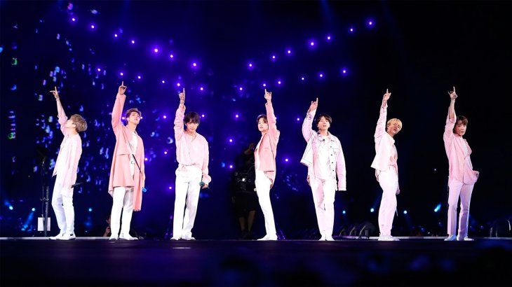 De izquierda a derecha: Suga, RM, V, Jimin, Jungkook, Jin y J-Hope