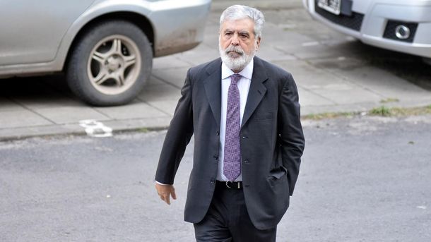 Julio De Vido no estaba en su casa y se dirige hacia Comodoro Py