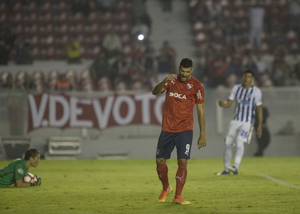 Emmanuel Gigliotti tras errar el penal ante Alianza Lima