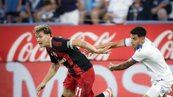 un hincha expuso a facundo colidio en river: 11 toques, 11 errores en la derrota ante velez un hincha expuso a facundo colidio en river: 11 toques, 11 errores en la derrota ante velez