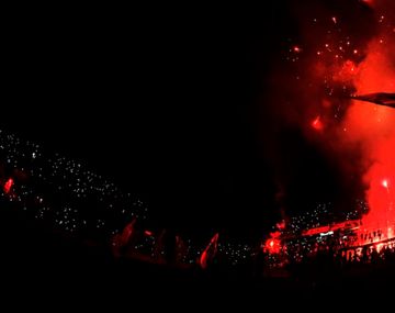 Lo viven con todo: así fue el banderazo de Newells en la previa del partido con Central