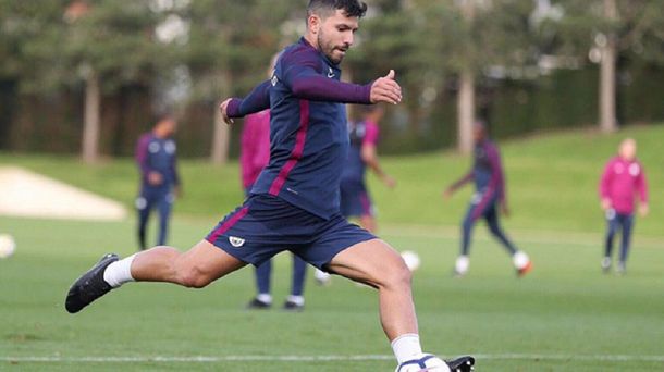 VIDEO: El caño del Kun Agüero a Mikel Arteta