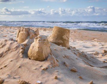 Un nene murió aplastado por un castillo de arena