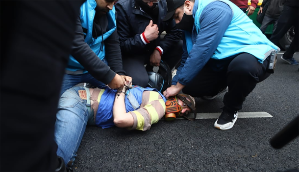 Reprimen a organizaciones ambientales y sociales en Plaza de Mayo