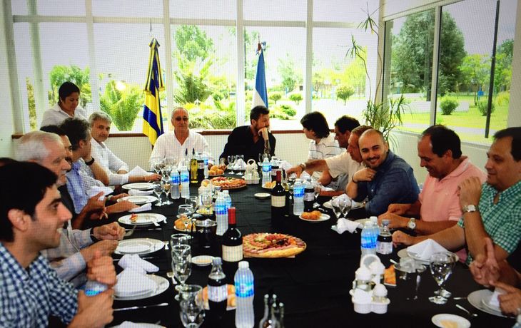 Marcelo Tinelli viajó a Rosario y recibió el apoyo de Newell´s y Rosario Central