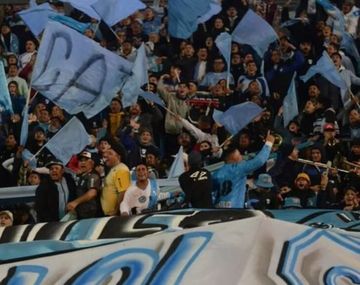 Hinchas de Temperley chocaron en la ruta cuando volvían del partido con River: hay un herido grave