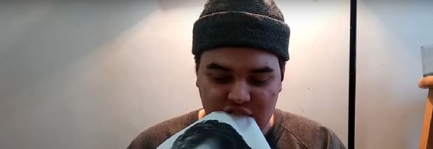 Se comerá una foto de Jason Segel por día hasta que él haga lo mismo