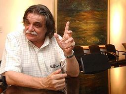 Horacio González sufrió un ACV en Panamá, pero está estable