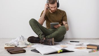 Spotify se irá de Uruguay a partir del año que viene. Spotify se irá de Uruguay a partir del año que viene.