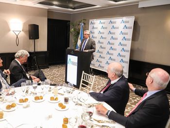 ¿Quiénes son los empresarios que insisten para que el Gobierno relaje la cuarentena?