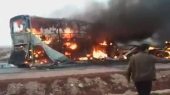 al menos 31 muertos al chocar un micro que trasladaba atletas al menos 31 muertos al chocar un micro que trasladaba atletas