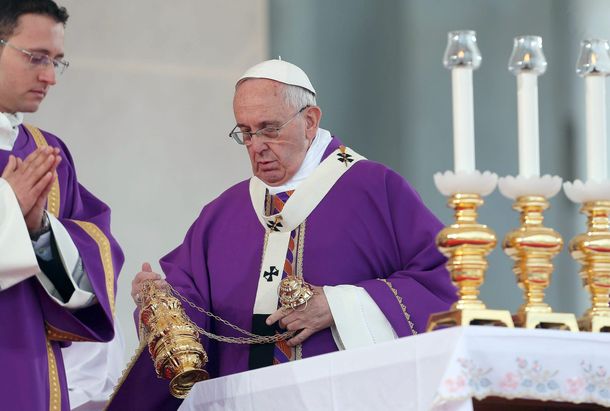 El Papa en Nápoles: La corrupción es sucia y una sociedad corrupta apesta