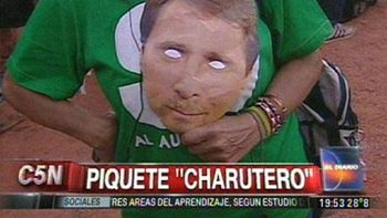 #marchacharutera: con una remera, regalan una careta de feinmann #marchacharutera: con una remera, regalan una careta de feinmann