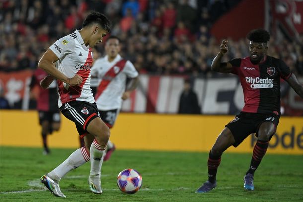 River le ganó a Newells en la última y es más puntero que nunca