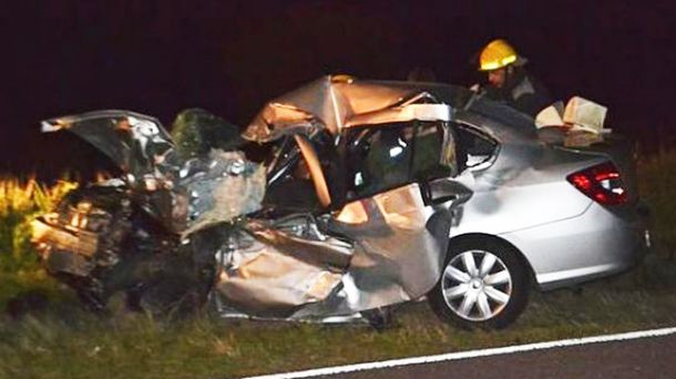 Así quedó el automóvil en el que se accidentó el Negro García López