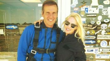 luli salazar y redrado se tiraron en paracaidas en miami luli salazar y redrado se tiraron en paracaidas en miami