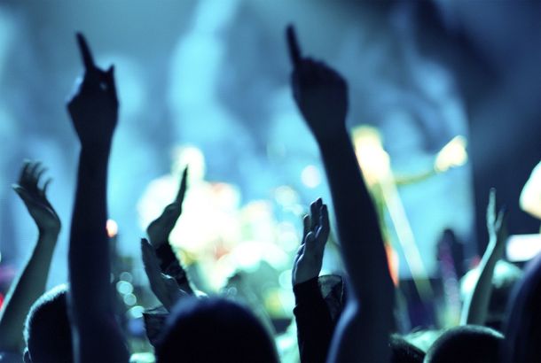 Desbaratan una fiesta clandestina en Jujuy y demoran a casi 100 personas