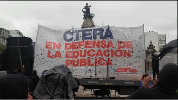 Abrazo docente en el Congreso Abrazo docente en el Congreso