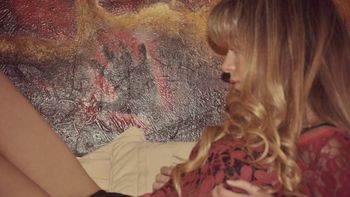 las fotos hot de la rubia encapuchada que agredio a la policia las fotos hot de la rubia encapuchada que agredio a la policia