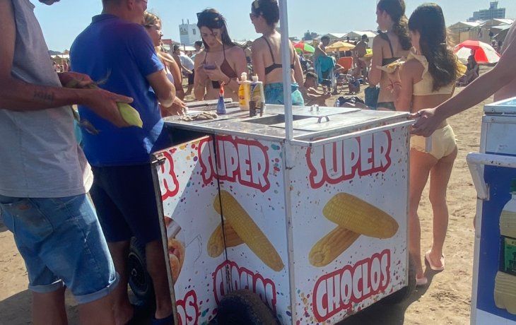 Venta de choclos en las playas de Mar del Plata.