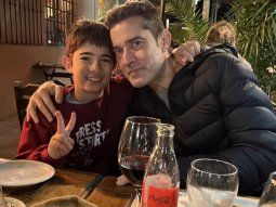 Mariano Castro, junto a su hijo.