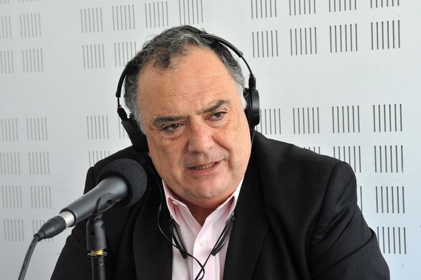 Eduardo Valdés: Da vergüenza que el líder de la oposición se vaya a Suiza