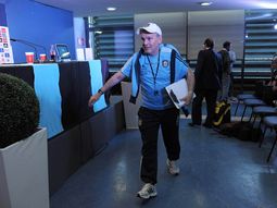 sabella partio a roma para el duelo de la seleccion ante italia sabella partio a roma para el duelo de la seleccion ante italia