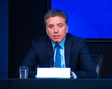 Dujovne descartó que esté negociando otros préstamos por fuera del FMI