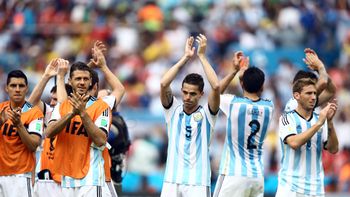 durante el partido anunciaron la transferencia de un jugador argentino durante el partido anunciaron la transferencia de un jugador argentino