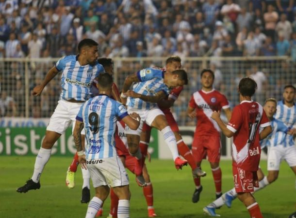 Cómo ver en vivo Argentinos Juniors vs Atlético Tucumán por la Liga Profesional.