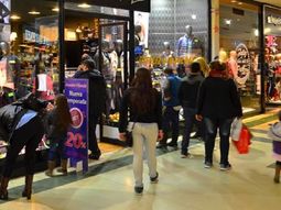 la crisis golpea duro al turismo: hubo 610 mil arribos y bajas ventas la crisis golpea duro al turismo: hubo 610 mil arribos y bajas ventas