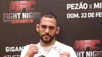 mira el saludo de santiago ponzinibbio a minutouno.com antes de su pelea mira el saludo de santiago ponzinibbio a minutouno.com antes de su pelea