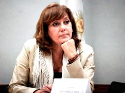 Diputada sindicada de indecisa denunció a los gritos amenazas