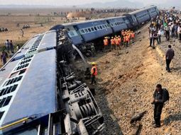 Al menos 36 muertos por un choque de trenes en Egipto: Crédito: theshillongtimes.com