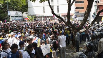 suman 13 los muertos por las protestas en venezuela suman 13 los muertos por las protestas en venezuela