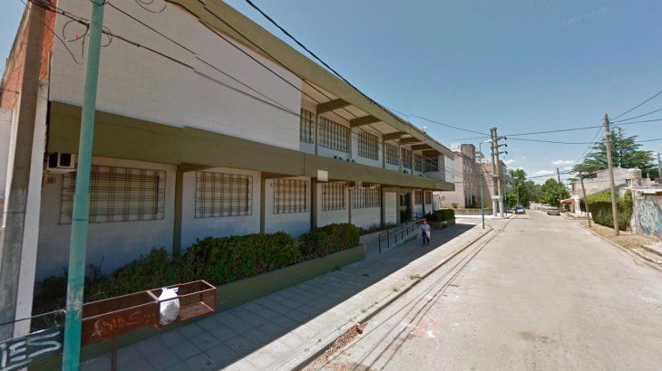 Derrumbe en un colegio de Zárate: un obrero herido