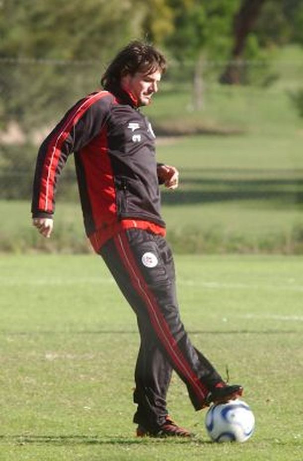 El Guli ahora patea para estudiantes