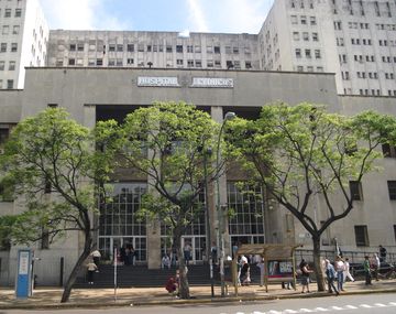 Fundado en 1881, el Hospital de Cl&iacute;nicas Jos&eacute; de San Mart&iacute;n depende de la UBA y es uno de los centros de salud de excelencia del pa&iacute;s