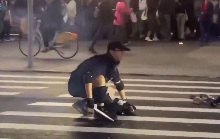 Video estremecedor: un joven mató a puñaladas a tres personas en Taiwán y luego se suicidó