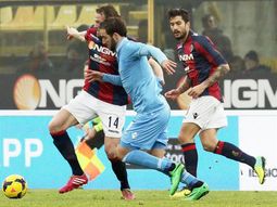 con un gol de higuain, el napoli empato con bologna y se aleja con un gol de higuain, el napoli empato con bologna y se aleja